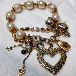 Betsey Johnson stretch bracelet